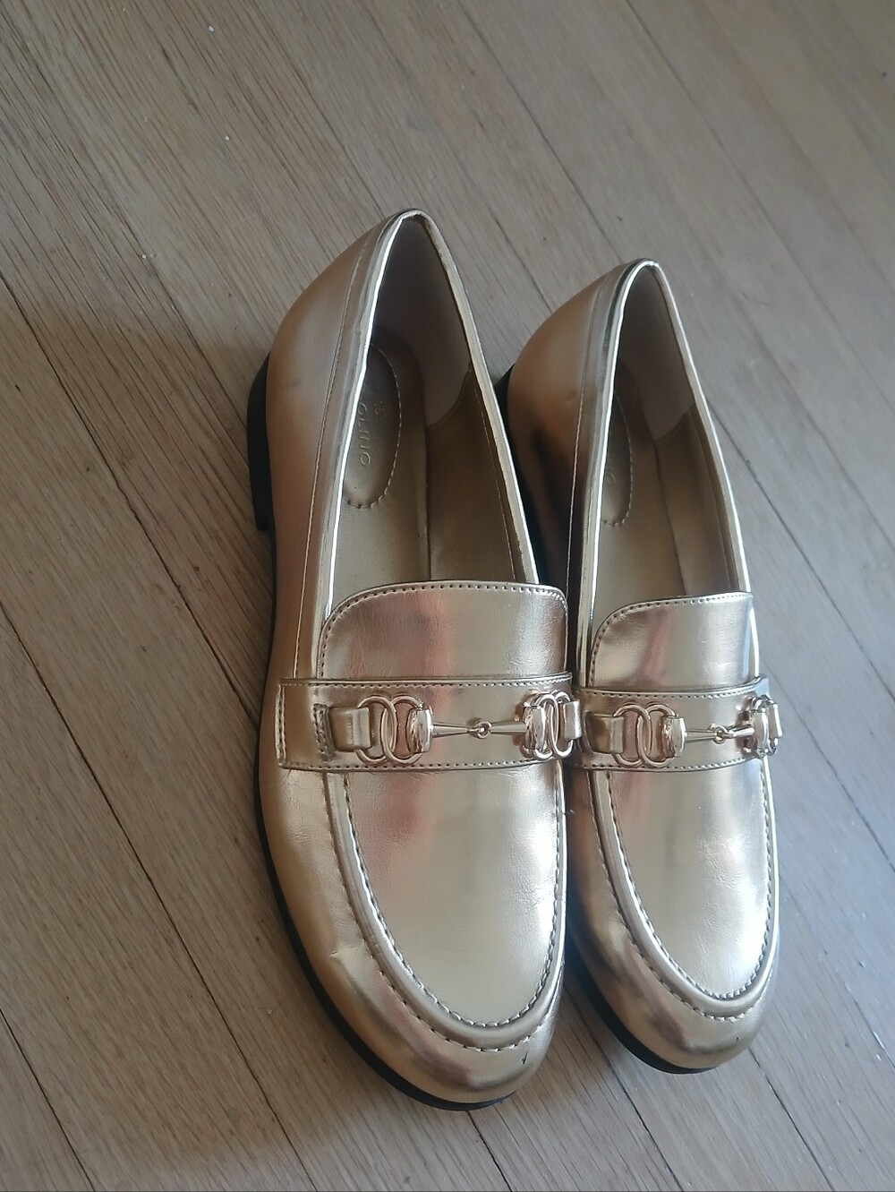 Bandolino Laly Metallic Gold Loafers Slip-On Almond Toe Polished Chain 8.5 Women - Picture 13 of 16